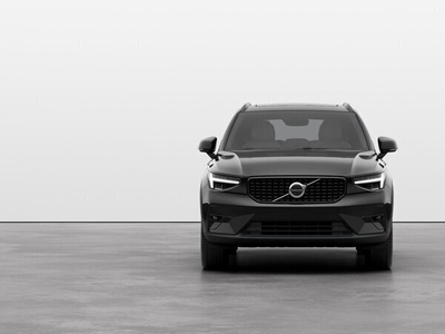 Usato 2023 Volvo XC40 2.0 El_Hybrid 197 CV (54.660 €)