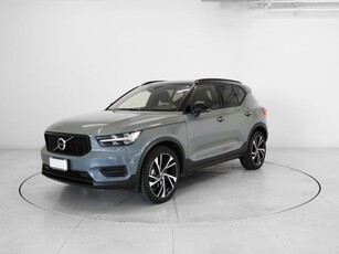 2020 VOLVO XC40