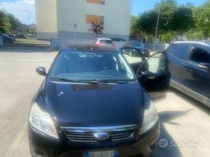 Ford focus 1.6 benzina