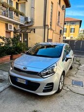 Kia rio 1.1 crdi active