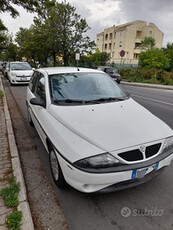 Lancia y