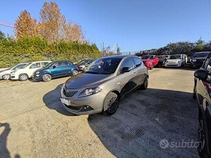 LANCIA Ypsilon 1.0cc 70cv HYBRID SENS POST BLUET