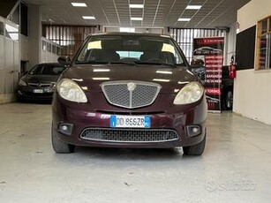 Lancia Ypsilon 1.2 Argento per neopatentati