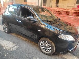 LANCIA Ypsilon modello 2013 GPL casa madre