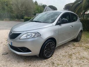 Lancia Ypsilon Y HIBRIDA