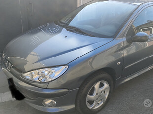 Peugeot 206 diesel 1.4 HDI anno 2007 con 5 porte