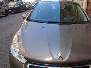 Peugeot 208 - 2013