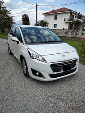 Peugeot 5008 2013