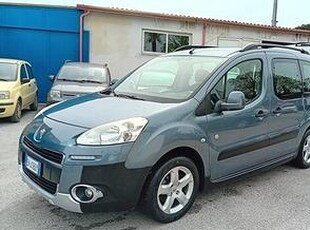 Peugeot partner-1.6 hdi-pedana/disab.-2012