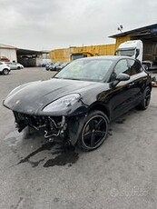 Porsche Macan 2.0 PDK 245cv INCIDENTATA