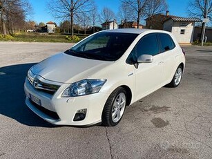 Toyota Auris Hybrid