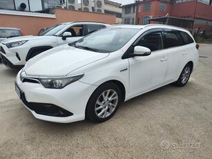 Toyota Auris ts hybrid Business