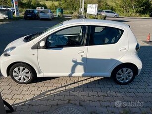 TOYOTA Aygo Benzina 68cv 1ª serie - 2012