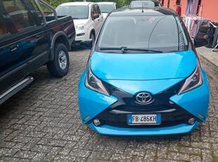 Toyota Aygo 1.0 VVT-i 69 CV 5 porte x-cool Unico P