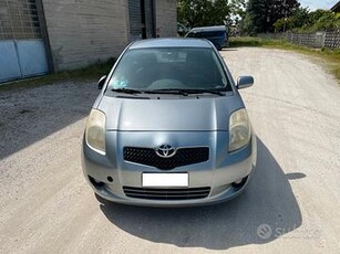 Toyota yaris 1.3 5p sol