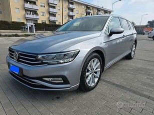 Volkswagen Passat Variant 1.6 TDI SCR DSG Business