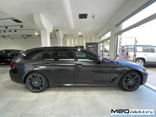 BMW - Serie 5 Touring - 520i Touring Msport