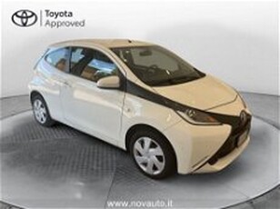 Toyota Aygo 1.0 VVT-i 69 CV 5 porte x-play del 2015 usata a Varese