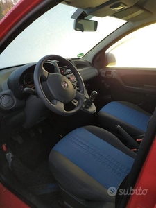 Usato 2011 Fiat Punto 1.2 Benzin 80 CV (3.800 €)