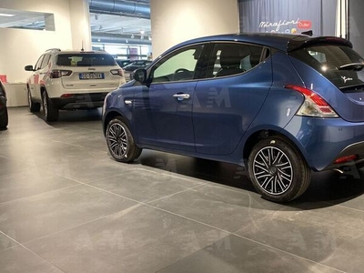 Usato 2023 Lancia Ypsilon 1.0 El_Hybrid 69 CV (14.850 €)