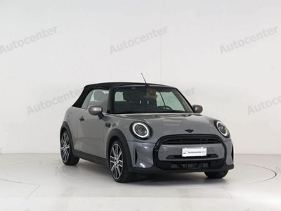 Usato 2022 Mini Cooper Cabriolet 1.5 Benzin 136 CV (32.500 €)