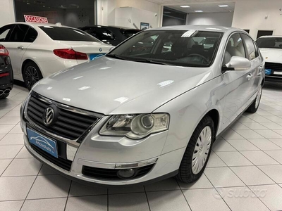 Venduto VW Passat 1.6 BENZINA GANCIO . - auto usate in vendita