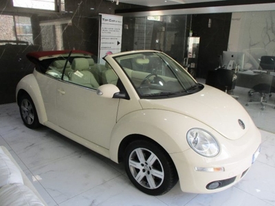 VOLKSWAGEN New Beetle