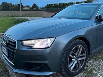 Audi A4 Avant 35 TDI S tronic Business Sport