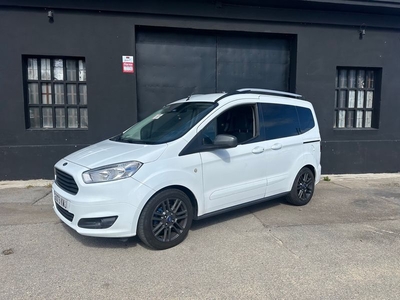 Ford Tourneo Courier 2019 pegatina C