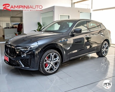 Maserati Levante 330 CV