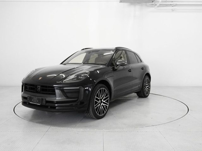 2024 PORSCHE Macan