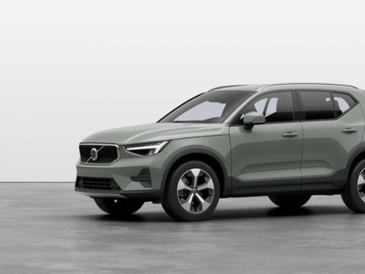 2024 VOLVO XC40