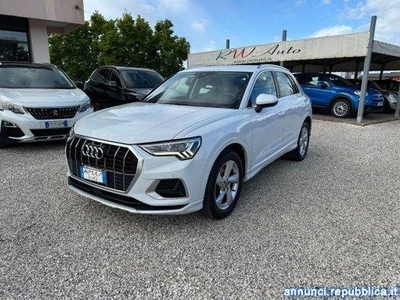 AUDI - Q3 - 35 TDI S tronic Business Advanced