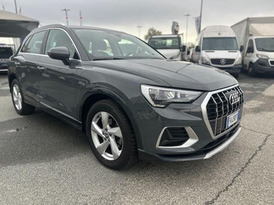 AUDI Q3 35 TDI S tronic Business Advanced