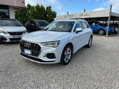 AUDI Q3 35 TDI S tronic Business Advanced