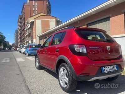 Dacia sandero stepwey benzina gas