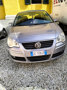 Polo 3 posti diesel anno 2006 kl 127000