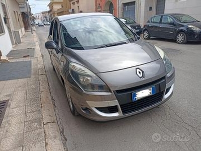RENAULT Scénic XMODE 1.5 DCI - 2011