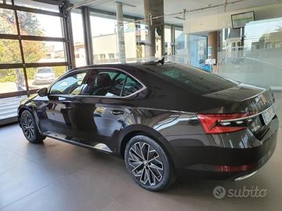 SKODA Superb Berlina IV plug-in Laurin&Klement