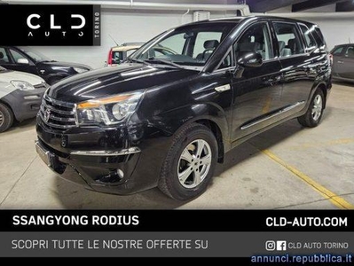 Ssangyong Rodius 2.0 Xdi 2WD M/T Torino