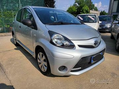 TOYOTA Aygo 1.0 12V VVT-i 5 porte Lounge Connect