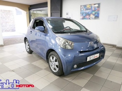 TOYOTA iQ