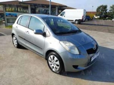 Toyota Yaris 16V cat 5 porte Luna usato