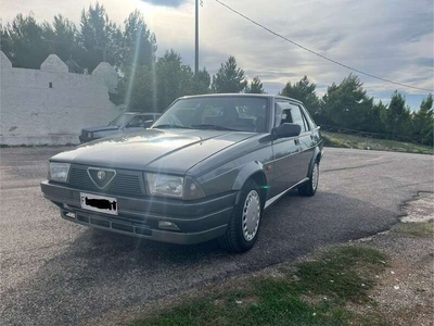 Usato 1988 Alfa Romeo 75 2.0 Benzin 148 CV (15.000 €)