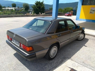 Usato 1989 Mercedes 190 2.0 CNG_Hybrid 105 CV (7.000 €)