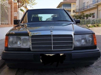 Usato 1989 Mercedes 200 2.0 Benzin 109 CV (6.000 €)