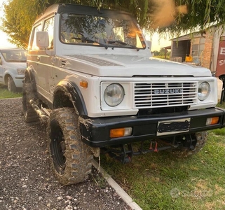 Usato 1990 Suzuki Samurai Benzin (7.900 €)
