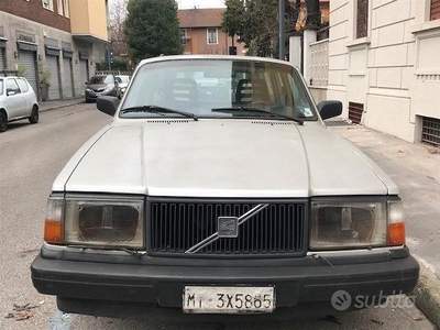 Usato 1992 Volvo 240 2.0 Benzin 109 CV (3.300 €)