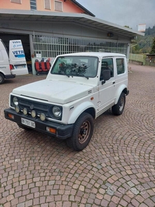 Usato 1997 Suzuki Samurai Benzin (6.000 €)
