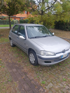 Usato 2000 Peugeot 106 1.1 Benzin 60 CV (1.200 €)
